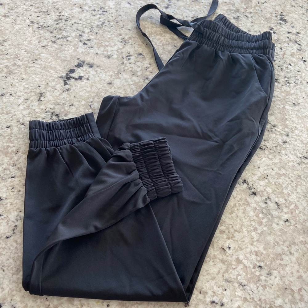 NWOT Revamped pants high waist.